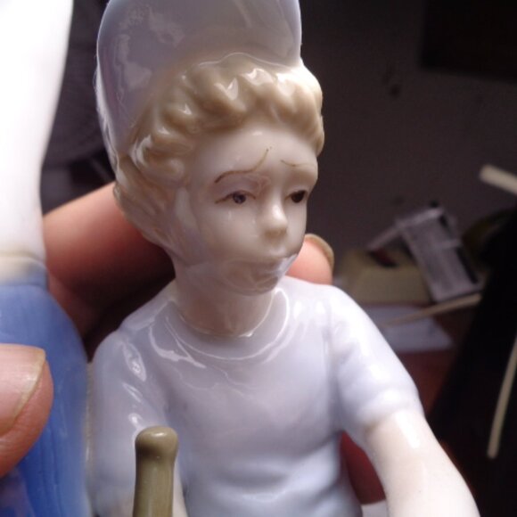 Paul Sebastian Fine Porcelain Figure, 9" Tall, 1989 Boys Of Summer - Picture 4 of 5